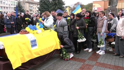 Був бійцем "Азову": у Рівному попрощались з військовим Олександром Гуменюком Був бійцем "Азову": у Рівному попрощались з військовим Олександром Гуменюком