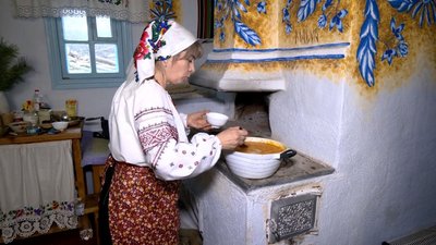 Господиня насипає кабачанку Господиня насипає кабачанку
