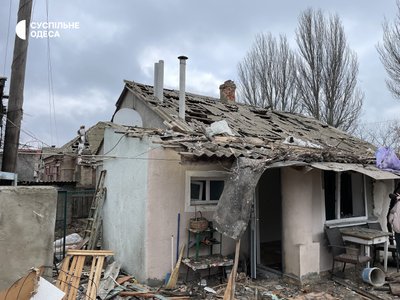 дрон пошкодив будинок в одесі дрон пошкодив будинок в одесі