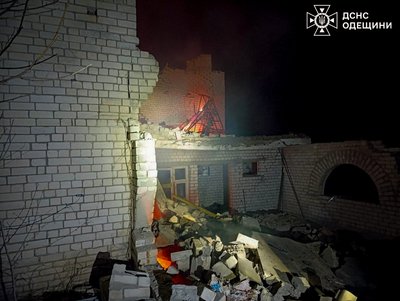 РФ атакувала безпілотниками Південне: пошкоджена інфраструктура, є поранені РФ атакувала безпілотниками Південне: пошкоджена інфраструктура, є поранені
