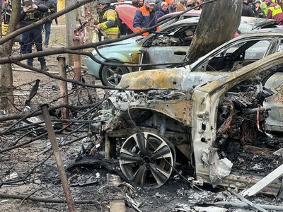 Згорілі авто у Холодногірському районі Харкова Згорілі авто у Холодногірському районі Харкова