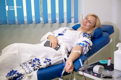 У вишиванках — здавати кров: як в Одесі відзначили День вишиванки У вишиванках — здавати кров: як в Одесі відзначили День вишиванки