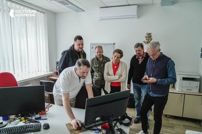 Важливо підтримувати незалежне медіа у складних умовах, — Сілла Бенке відвідала Суспільне Чернігів Важливо підтримувати незалежне медіа у складних умовах, — Сілла Бенке відвідала Суспільне Чернігів