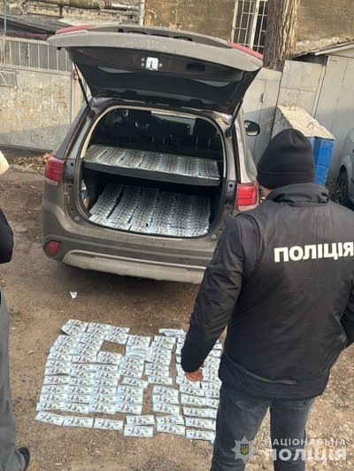 Вимагав від військовослужбовця 25 тисяч доларів: в Одесі затримали чоловіка Вимагав від військовослужбовця 25 тисяч доларів: в Одесі затримали чоловіка