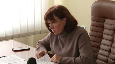 У Чернігові через будівництво провалилась частина парковки біля сусіднього будинку У Чернігові через будівництво провалилась частина парковки біля сусіднього будинку
