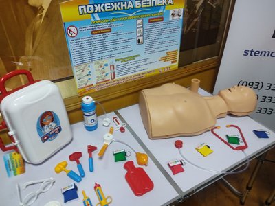 На Житомирщині дітей навчають у "класах безпеки" – до кінця року планують створити 147 таких класів На Житомирщині дітей навчають у "класах безпеки" – до кінця року планують створити 147 таких класів