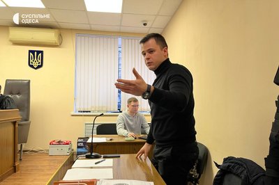 Буде сидіти під вартою Буде сидіти під вартою