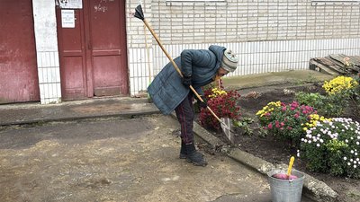 “Відразу відкрила вікна й двері навстіж, тому все ціле”: наслідки “шахедної” атаки на Ромни “Відразу відкрила вікна й двері навстіж, тому все ціле”: наслідки “шахедної” атаки на Ромни