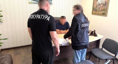 Збитки бюджету – понад 10 мільйонів гривень: на Хмельниччині 13 посадовцям повідомлено про підозру Збитки бюджету – понад 10 мільйонів гривень: на Хмельниччині 13 посадовцям повідомлено про підозру
