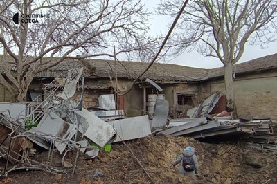 Пошкоджений гуртожиток та 11 травмованих: наслідки російської атаки по Одесі. Фото Пошкоджений гуртожиток та 11 травмованих: наслідки російської атаки по Одесі. Фото