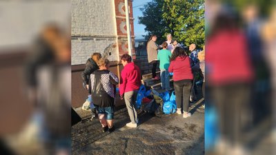 Вимушених переселенців з Дніпропетровщини евакуювали на Рівненщину Вимушених переселенців з Дніпропетровщини евакуювали на Рівненщину