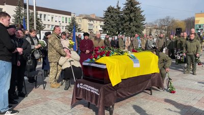 З військовим Василем Ольховцем попрощалися у Рівному З військовим Василем Ольховцем попрощалися у Рівному