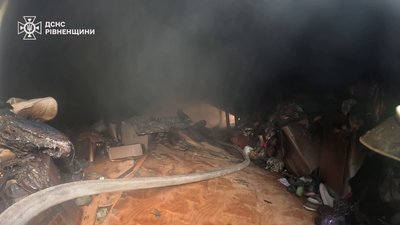 Дитина травмувалася під час пожежі на Рівненщині Дитина травмувалася під час пожежі на Рівненщині