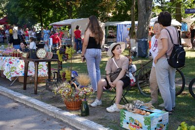 Із "територією тиші" для військових і борщем із карасями — на Черкащині стартував ювілейний "Ше.Fest" Із "територією тиші" для військових і борщем із карасями — на Черкащині стартував ювілейний "Ше.Fest"