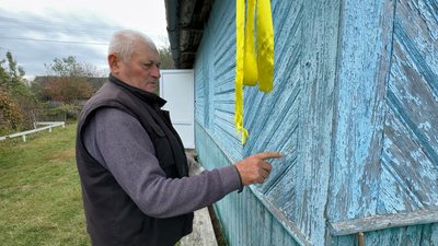 Хата з глини й дров: житель волинського села понад 30 років мешкає в екологічному будинку Хата з глини й дров: житель волинського села понад 30 років мешкає в екологічному будинку