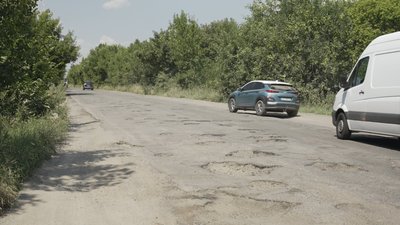 "Вибиваєш колеса, лопають диски": на Вінниччині 30 км траси потребують ремонту "Вибиваєш колеса, лопають диски": на Вінниччині 30 км траси потребують ремонту