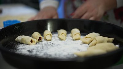 Печиво та рогалики печуть для оборонців на Вінниччині Печиво та рогалики печуть для оборонців на Вінниччині