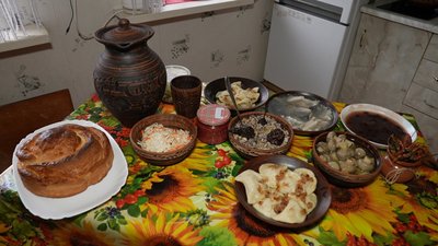 "Нині ця випічка призабута": жителька Кіровоградщини готує різдвяний книш за маминим рецептом "Нині ця випічка призабута": жителька Кіровоградщини готує різдвяний книш за маминим рецептом