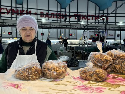 "В цьому році горіхів мало": за скільки купують і продають волоські у Сумах "В цьому році горіхів мало": за скільки купують і продають волоські у Сумах