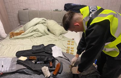 7 тисяч доларів за «обхід» блокпостів: на Миколаївщині затримали підозрюваних у переправленні чоловіка за кордон 7 тисяч доларів за «обхід» блокпостів: на Миколаївщині затримали підозрюваних у переправленні чоловіка за кордон