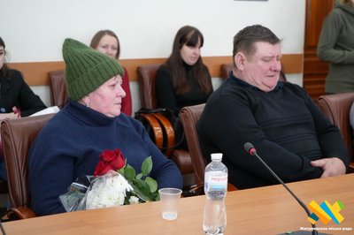 У Житомирі родинам загиблих захисників вручили державні нагороди У Житомирі родинам загиблих захисників вручили державні нагороди