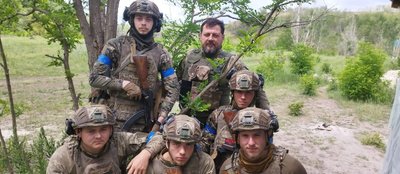 "У мене кров фонтанчиком пішла": історія 20-річного військового з фронту "У мене кров фонтанчиком пішла": історія 20-річного військового з фронту