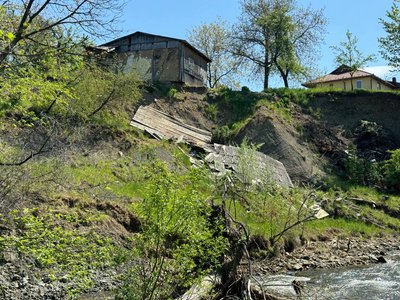 Косів, обвал ґрунту, річка Косів, обвал ґрунту, річка