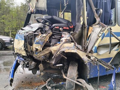 Біля Ківерців на Волині зіткнулися автобус і вантажівка: травмувалися 5 людей Біля Ківерців на Волині зіткнулися автобус і вантажівка: травмувалися 5 людей