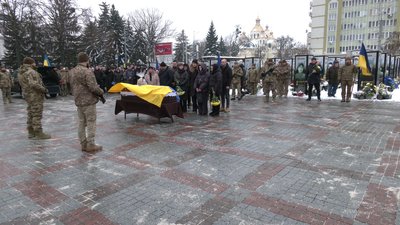 Був футболістом місцевої команди: попрощалися з військовим Іваном Семенюком у Рівному Був футболістом місцевої команди: попрощалися з військовим Іваном Семенюком у Рівному