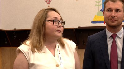 Директорка гімназії №13 у Чернігові Інна Левченко про 11 автобусів зі Швейцарії Директорка гімназії №13 у Чернігові Інна Левченко про 11 автобусів зі Швейцарії