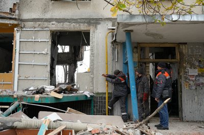 Влучання у будинок на Салтівці у Харкові: газовики Влучання у будинок на Салтівці у Харкові: газовики
