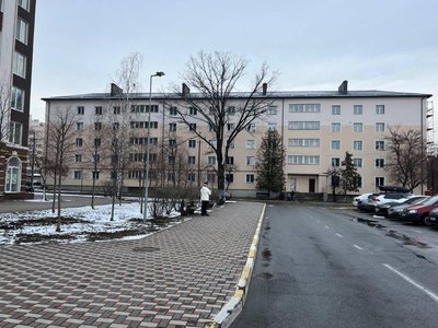 Частина 5-поверхівки вже з утепленим та оновленим фасадом, м. Буча, Київська область, 25 березня 2024 р. Частина 5-поверхівки вже з утепленим та оновленим фасадом, м. Буча, Київська область, 25 березня 2024 р.