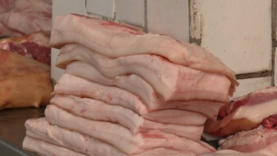 День українського сала: скільки коштує продукт на центральному ринку в Рівному День українського сала: скільки коштує продукт на центральному ринку в Рівному