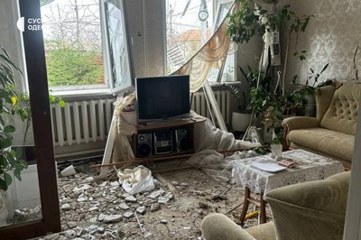 "Приватний сектор, жили мирні люди": що розповіли очевидці про четверту поспіль атаку РФ по Одесі "Приватний сектор, жили мирні люди": що розповіли очевидці про четверту поспіль атаку РФ по Одесі