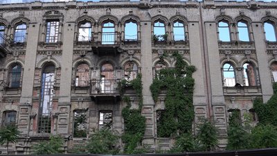 Готель "Парус", будинок Клубу та Помаранцева. У Дніпрі розташовані понад 150 памʼяток архітектури: у якому вони стані Готель "Парус", будинок Клубу та Помаранцева. У Дніпрі розташовані понад 150 памʼяток архітектури: у якому вони стані