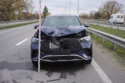 Автівка нардепа Андрія Ніколаєнка, на якій він скоїв ДТП під Житомиром Автівка нардепа Андрія Ніколаєнка, на якій він скоїв ДТП під Житомиром
