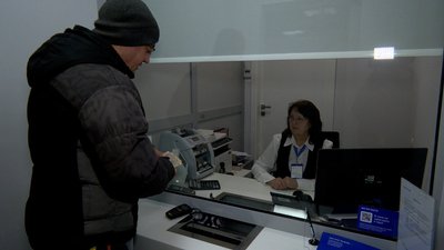 Паперові 1, 2, 5 і 10 гривень вивели з обігу: що робити зі старими купюрами Паперові 1, 2, 5 і 10 гривень вивели з обігу: що робити зі старими купюрами