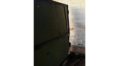 Атака на Семенівку на Чернігівщині: пошкоджені будинки та автівки Атака на Семенівку на Чернігівщині: пошкоджені будинки та автівки