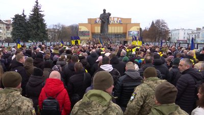 З добровольцями Василем Оніщуком, Тетяною Лукашук та Олегом Півнем попрощались у Рівному З добровольцями Василем Оніщуком, Тетяною Лукашук та Олегом Півнем попрощались у Рівному