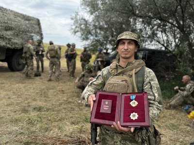Навчання 46 ОАеМБр військовослужбовець 46-ї окремої аеромобільної бригади ДШВ ЗСУ "Пастор" Донецька область Навчання 46 ОАеМБр військовослужбовець 46-ї окремої аеромобільної бригади ДШВ ЗСУ "Пастор" Донецька область