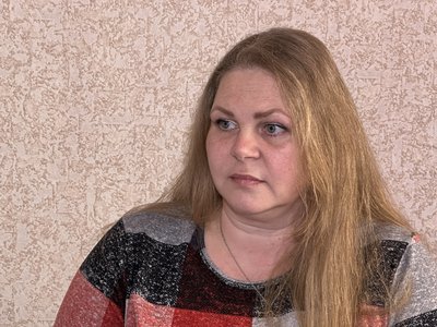 “Найняли машину за 10 тисяч, щоб вирватися з Лимана”. Як працює транзитний центр для евакуйованих на Донеччині “Найняли машину за 10 тисяч, щоб вирватися з Лимана”. Як працює транзитний центр для евакуйованих на Донеччині