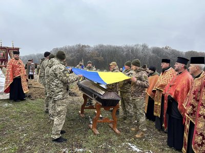 Попрощалися із загиблим захисником, Тернопільщина, Петриків, Олександр Лазуренко Попрощалися із загиблим захисником, Тернопільщина, Петриків, Олександр Лазуренко
