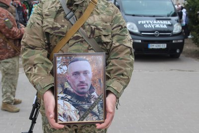 В Охтирці попрощались з Олександром Дьяковим В Охтирці попрощались з Олександром Дьяковим