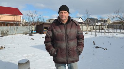 Розділені "бетонкою" й об’єднані обстрілами: як живуть жителі мікрорайонів Півці та Олександрівка у Чернігові Розділені "бетонкою" й об’єднані обстрілами: як живуть жителі мікрорайонів Півці та Олександрівка у Чернігові