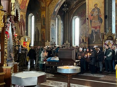 Два місяці на фронті: Черкаси попрощалися із військовослужбовцем