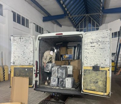 У мікроавтобусі виявили нові ноутбуки У мікроавтобусі виявили нові ноутбуки