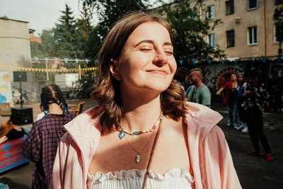"Просто коли ти мене слухаєш, і я співаю — я на своєму місці": інтерв'ю з Артисткою Чуприненко "Просто коли ти мене слухаєш, і я співаю — я на своєму місці": інтерв'ю з Артисткою Чуприненко