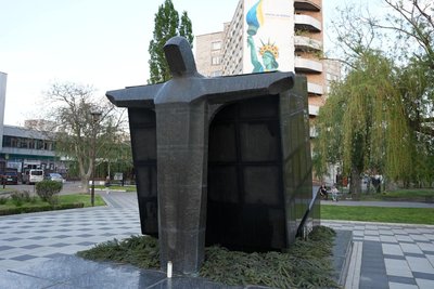 У Кропивницькому запалили свічки у пам'ять про загиблих під час ліквідації аварії на ЧАЕС У Кропивницькому запалили свічки у пам'ять про загиблих під час ліквідації аварії на ЧАЕС