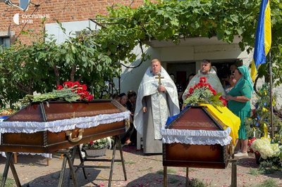 На Київщині ховають братів Максима та Романа Мосейчуків На Київщині ховають братів Максима та Романа Мосейчуків