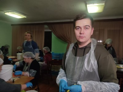 Тонну олів’є приготували та відправили на фронт для ЗСУ житомирські волонтери Тонну олів’є приготували та відправили на фронт для ЗСУ житомирські волонтери